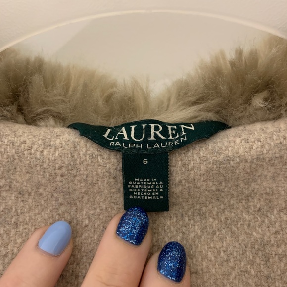 Ralph Lauren wool blend winter coat. Gorgeous beige wool with a faux fur hood - Picture 4 of 6